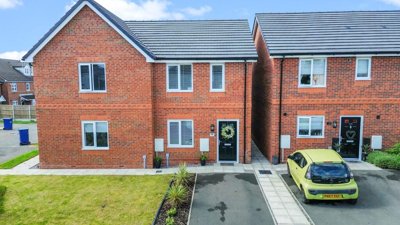 Property on Anchor Field, WN7 4GL