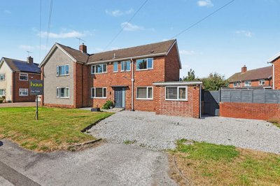 Property on Pennine Way, S40 4ND