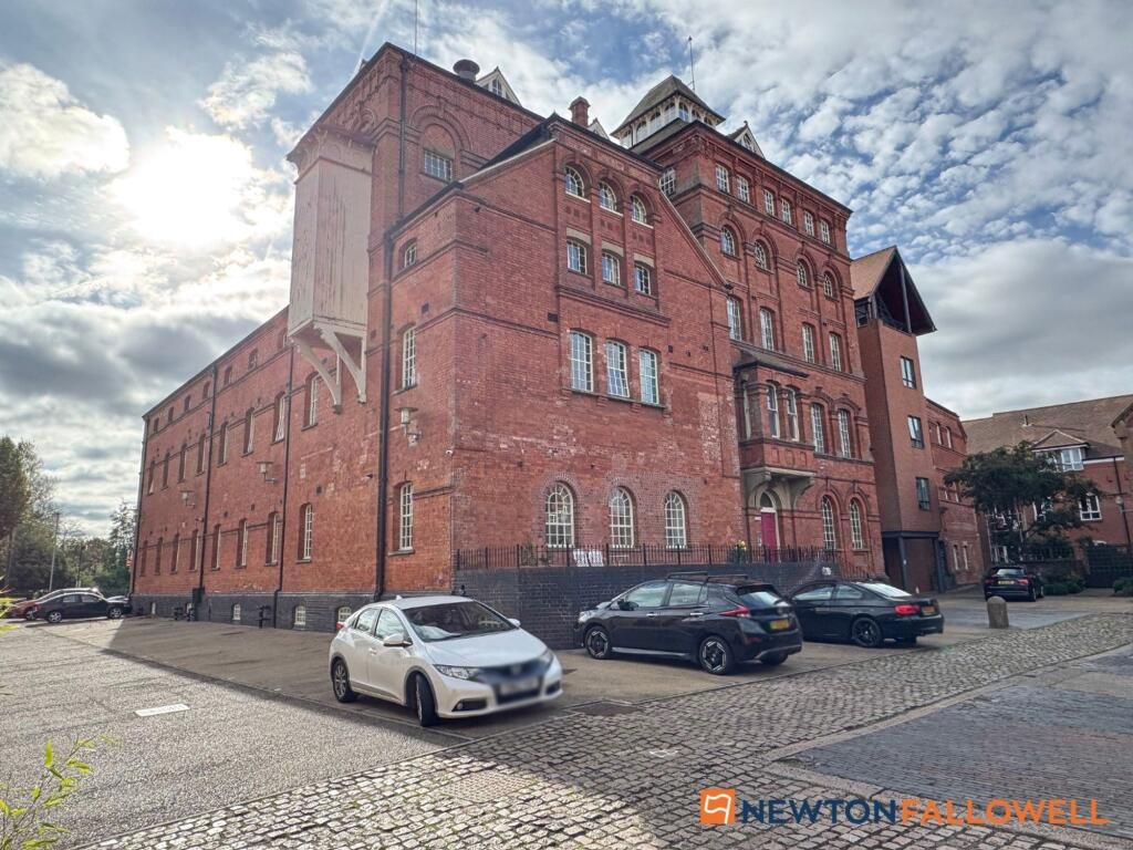 Property main image