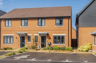 Property on Hazel Grove, OX12 7GE