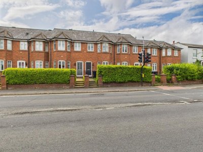 Property on Tarvin Road, CH3 5EE