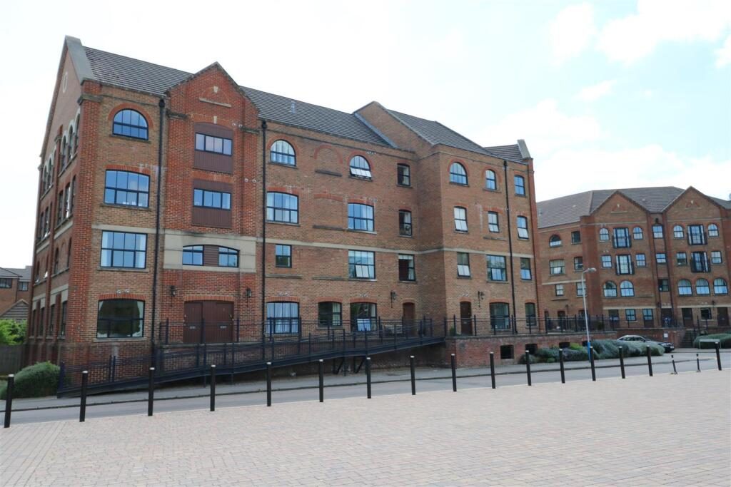 Property main image