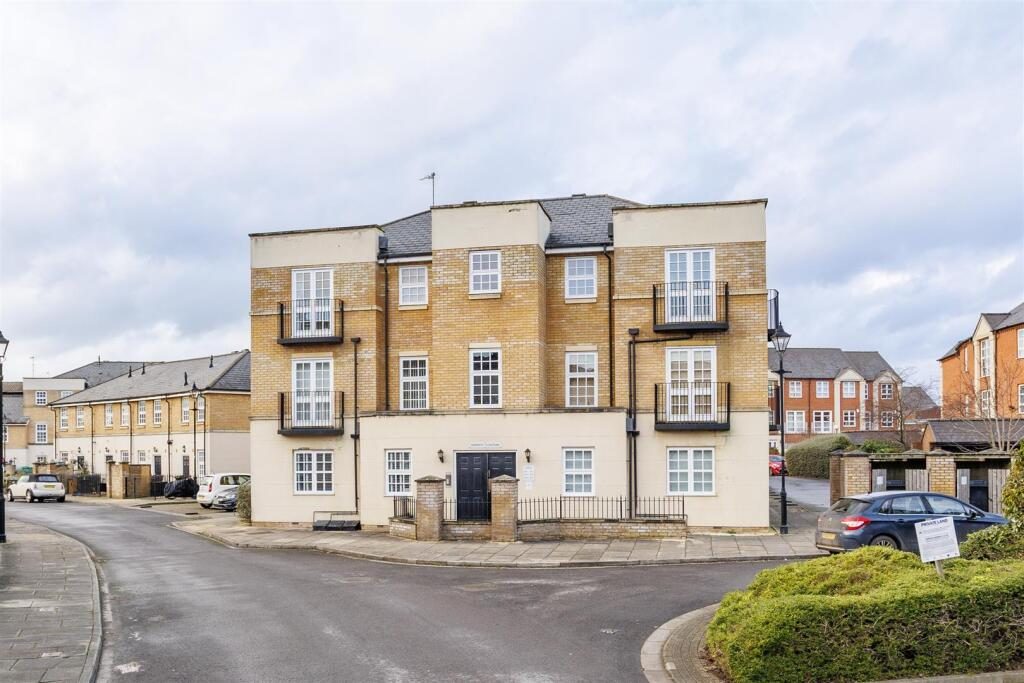 Property main image