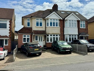 Property on Mascalls Lane, CM14 5LR