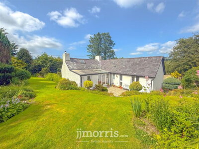 Property on SA44 5DA