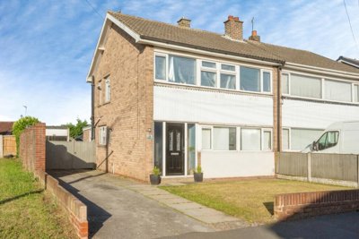 Property on Derwent Drive, DN3 1LE