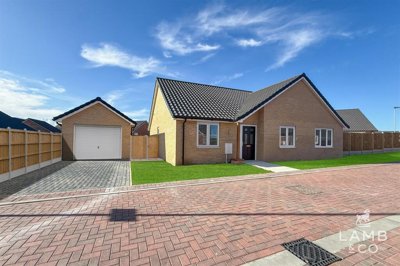 Property on Thorpe Road, CO16 9RZ