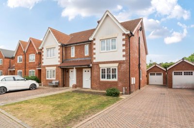 Property on Garden Close, NG31 9EF