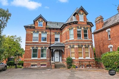 Property on HR1 2TS