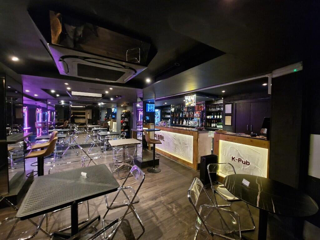 Bar / Nightclub