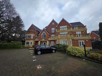 Property on Dellwood Park, RG4 7NX