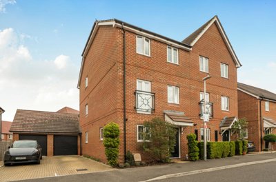 Property on Copsewood, RG41 1AR