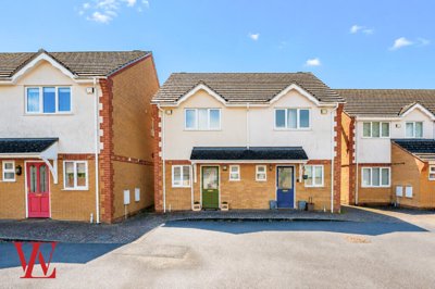 Property on Evans Close, SG8 5GL