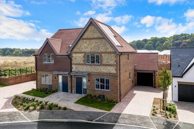 Property on Allingham Place, BN2 7GW