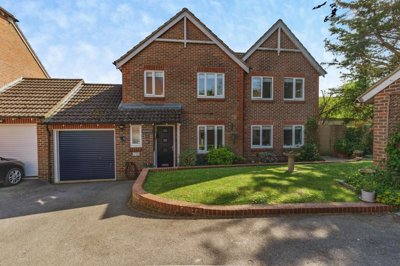 Property on Cricketers Close, RH20 3JQ