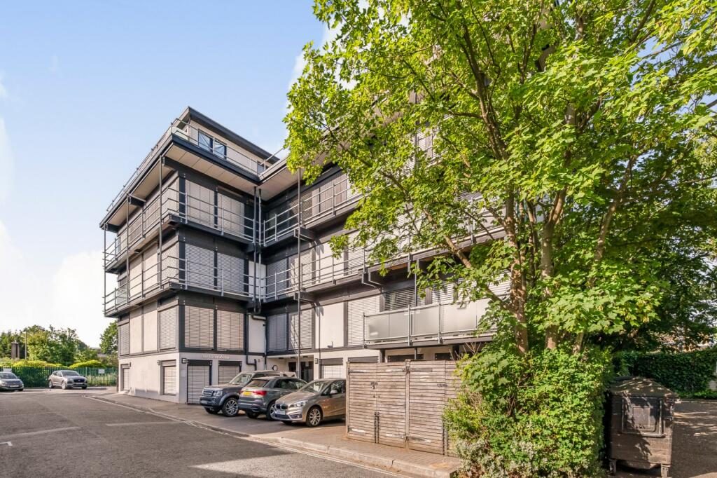 Property main image
