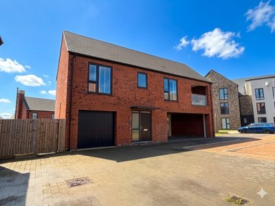 Property on Goldcrest Close, NN11 2AP