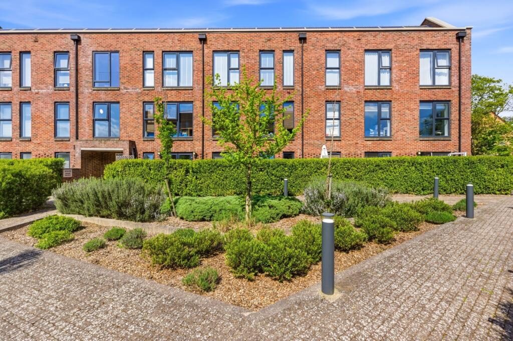 Property main image