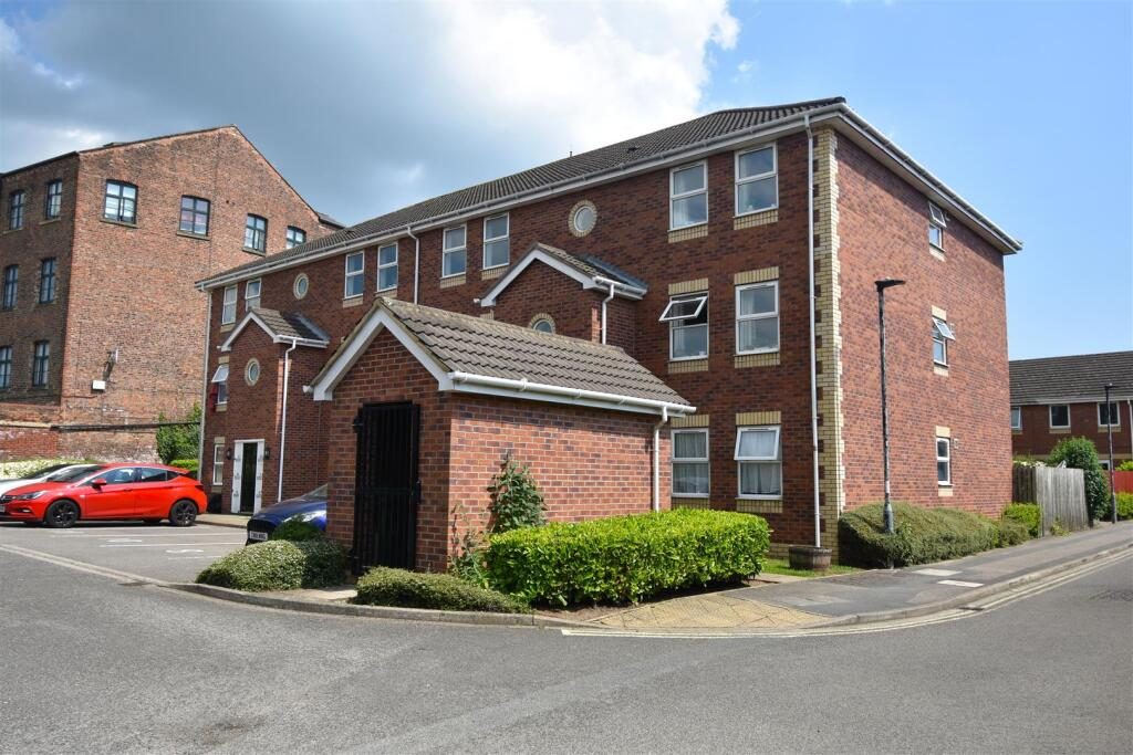 Property main image