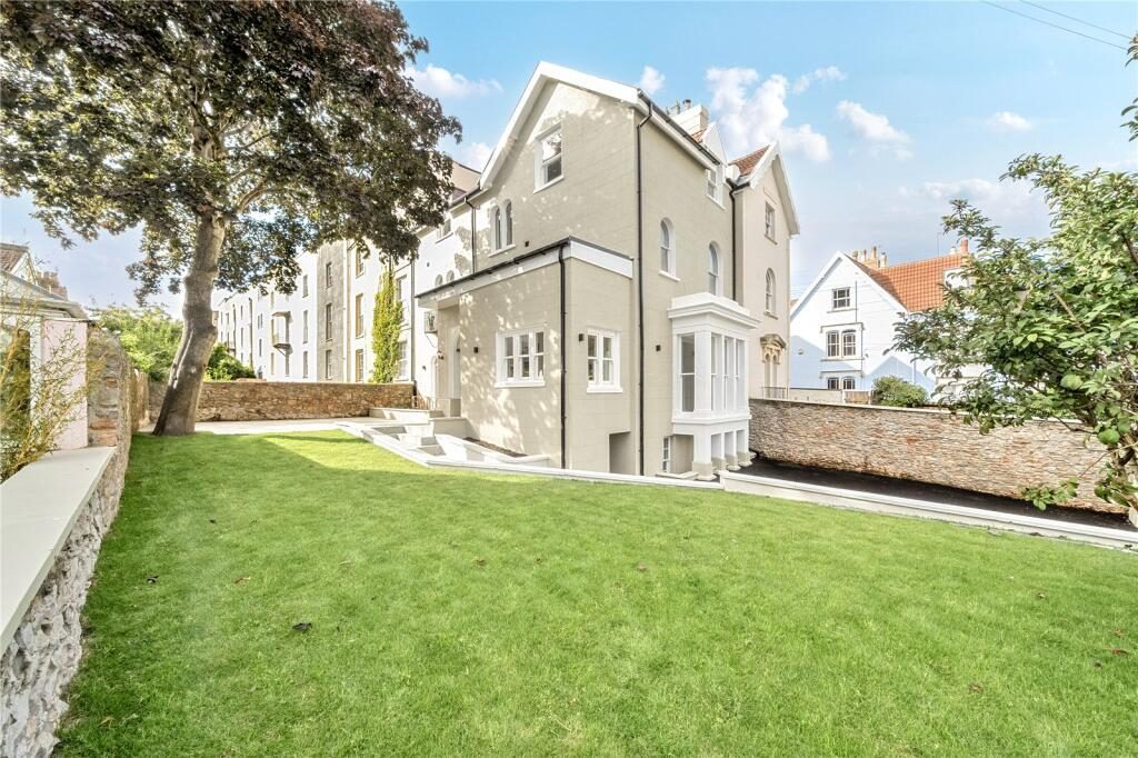 Property main image
