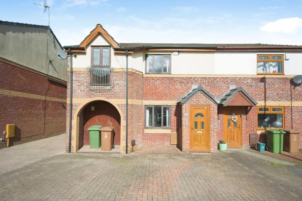 Terraced House