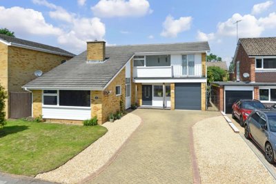 Property on GU6 8DA