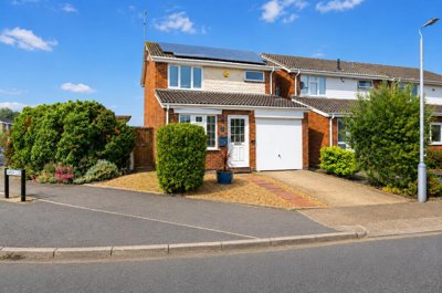 Property on Aidans Close, LU6 1TY