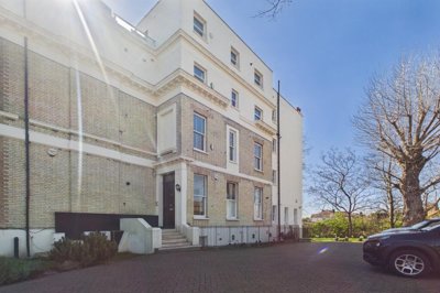 Property on SW16 3QE