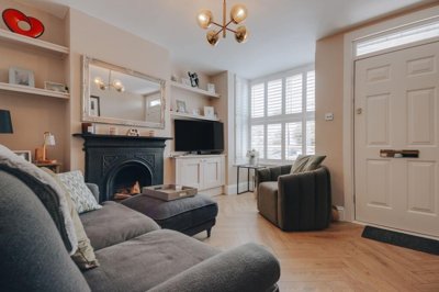 Property on Pinner Road, WD19 4EG
