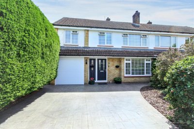 Property on Northway, RG18 3FG