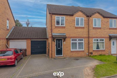 Property on Norbury Grove, B92 8TT