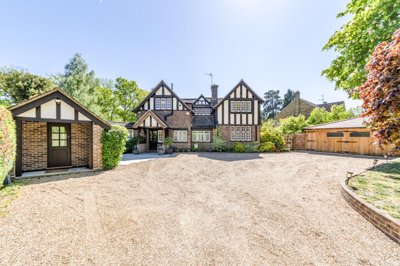 Property on Oak End Way, KT15 3DY