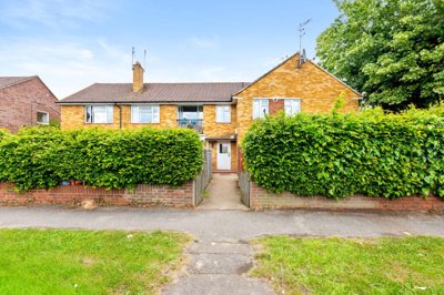 Property on New Causeway, RH2 7PP