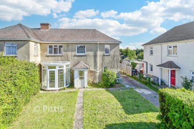 Property on PO33 1BW