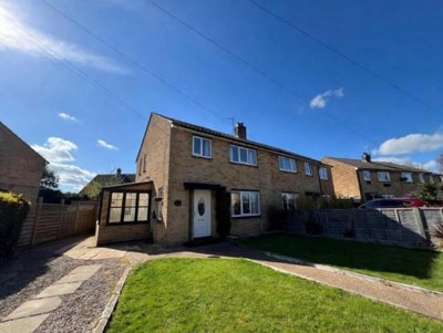 Property on Lings Close, NG32 1SJ