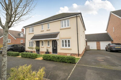 Property on Rowden Way, GU34 2FL