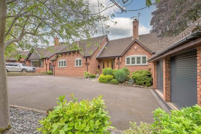 Property on The Woodlands, DY8 2RA