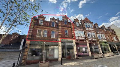 Property on Gillygate, WF8 1PQ