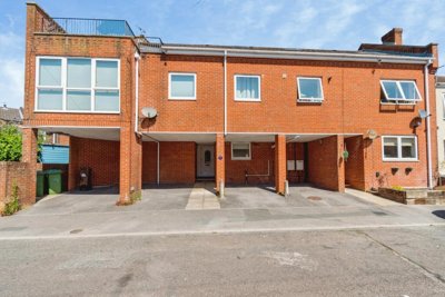 Property on SO17 2HT