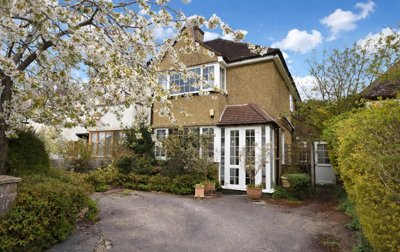 Property on Weydon Hill Road, GU9 8NX