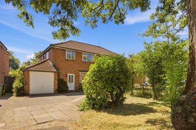 Property on Rouncil Lane, CV8 1FN