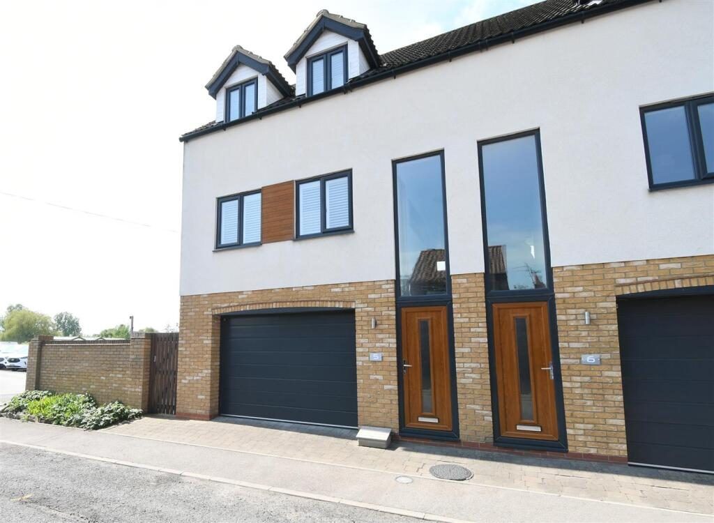 Terraced House