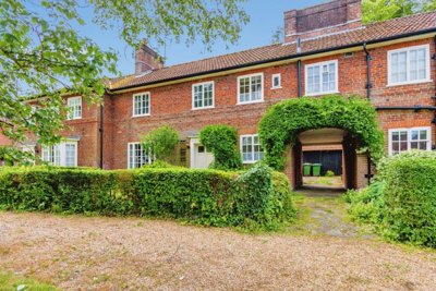 Property on Uplands Way, SO17 1QW