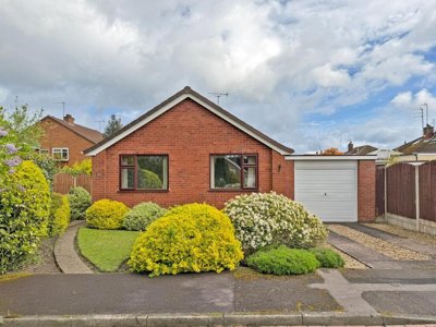 Property on Green Acres, WV5 0BU