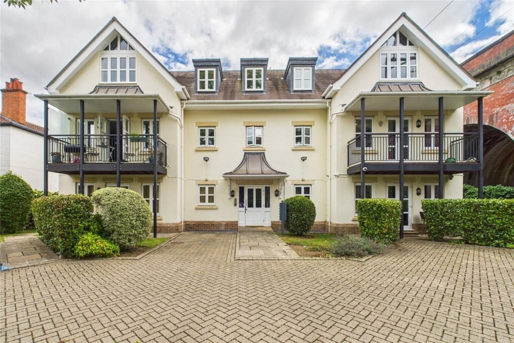 Property main image