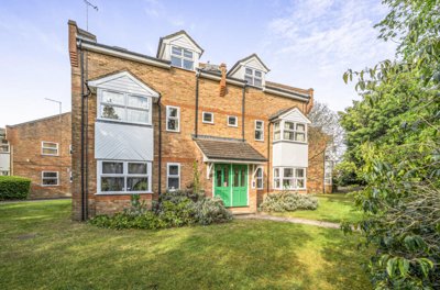Property on GU14 6QG