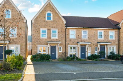 Property on Clifton Close, OX26 6GQ