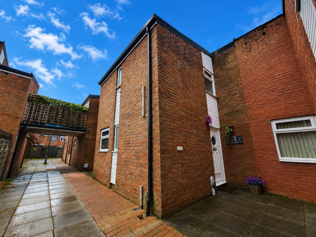 Terraced House