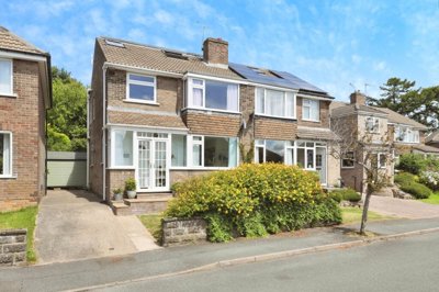 Property on St Albans Close, S10 4DJ