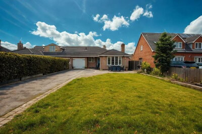 Property on Chester Road, CH5 2QN